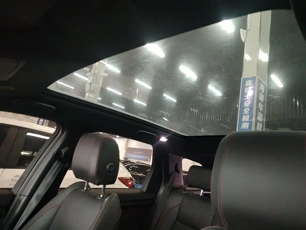 Land Rover Discovery Sport 2022 Model 249PS R-Dynamic S Performance Edition 5-Seater фото 18