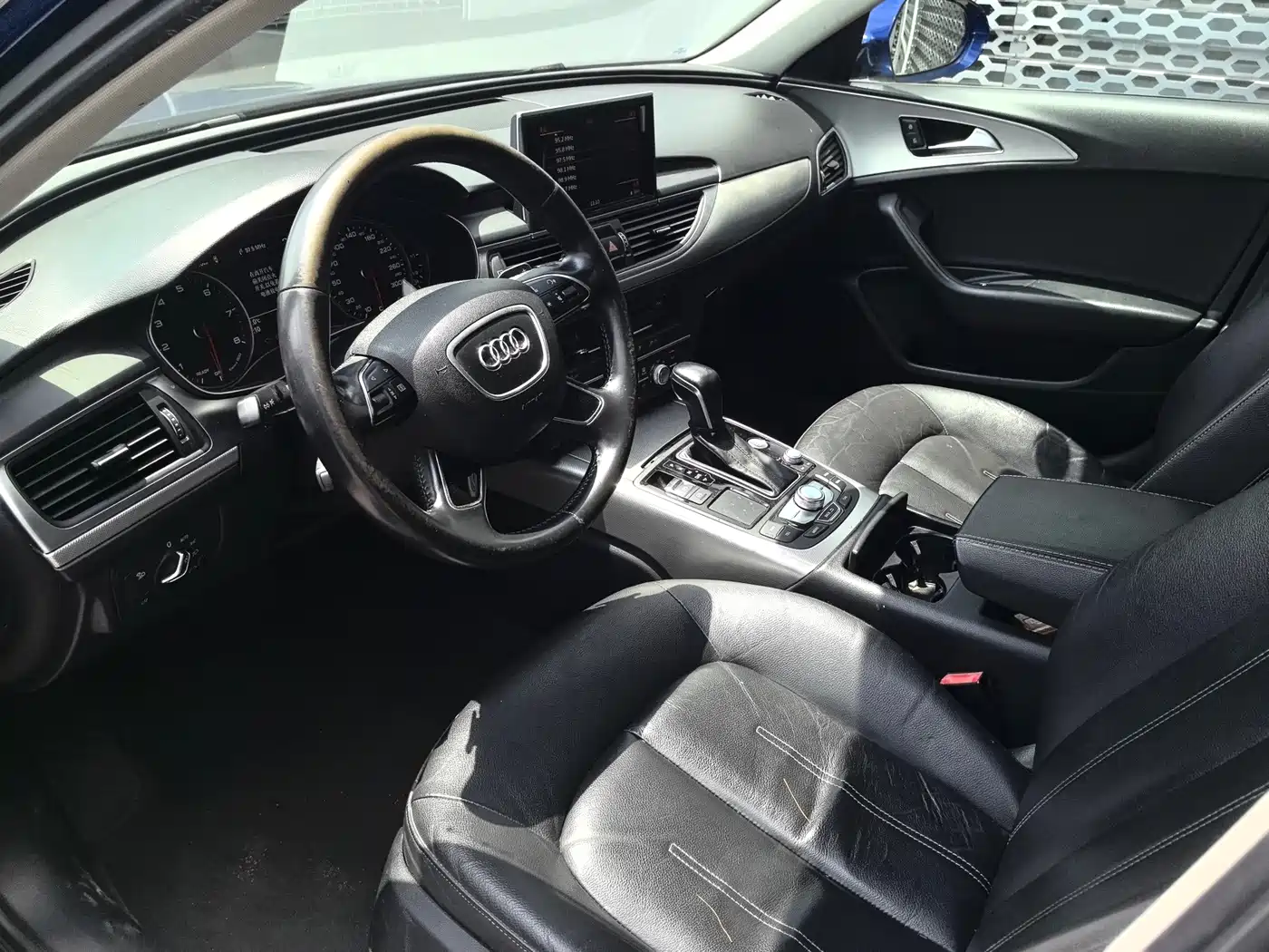 Фото 10 - Audi A6L