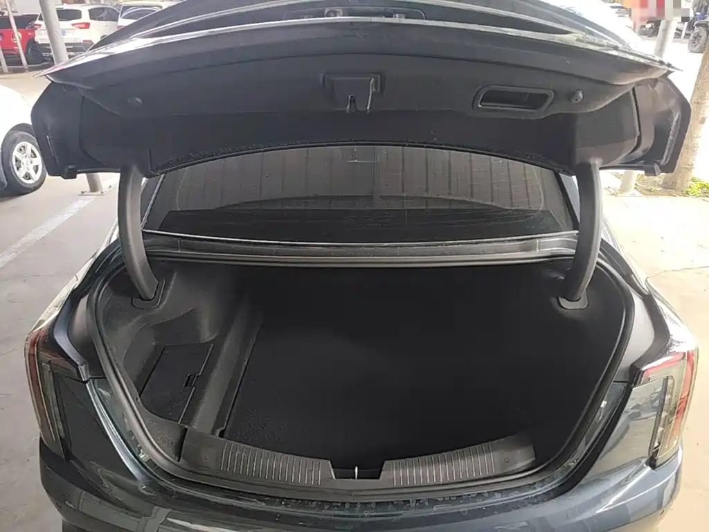Фото 19 - Cadillac CT5