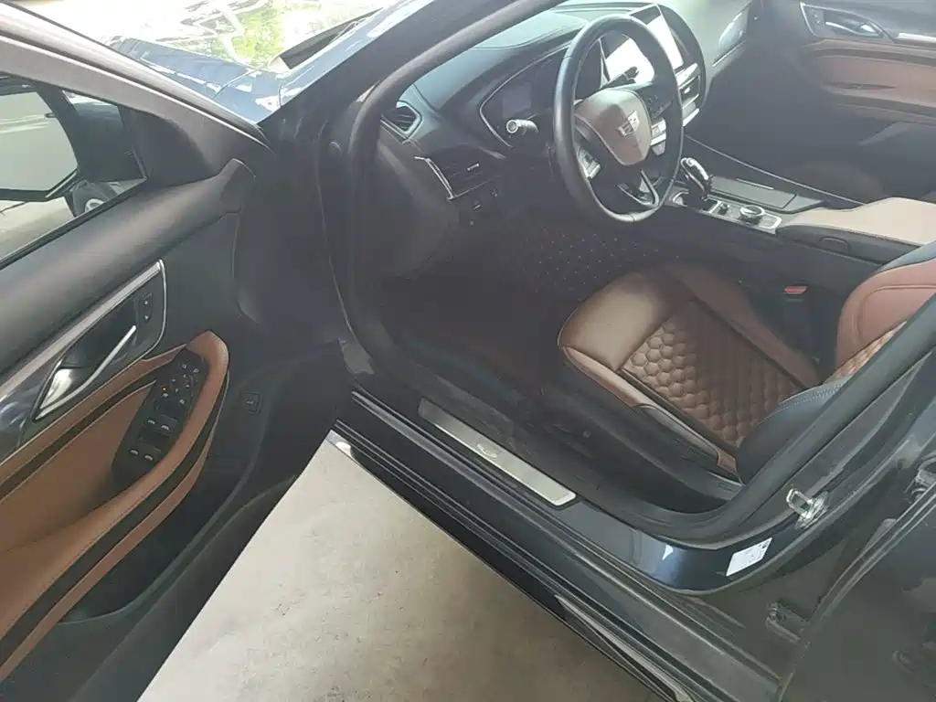 Фото 16 - Cadillac CT5