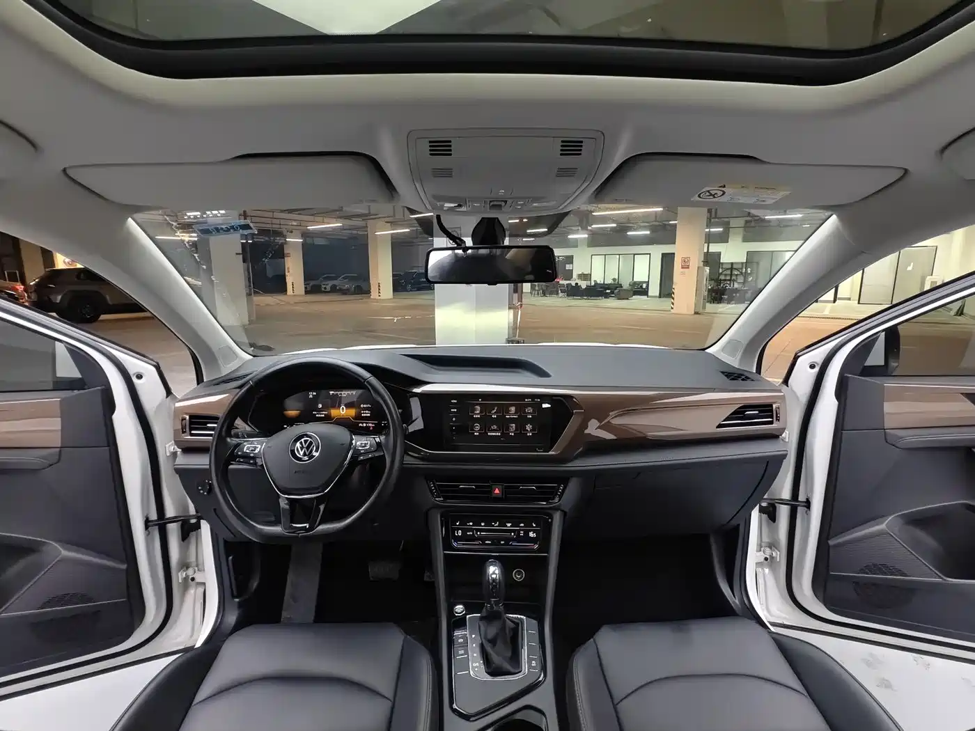 Volkswagen Tharu 2022 280TSI 2WD Comfort фото 14