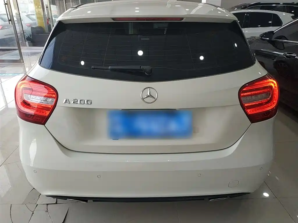 Mercedes-Benz A-Class (Import) 2015 A 200 Fashion фото 6