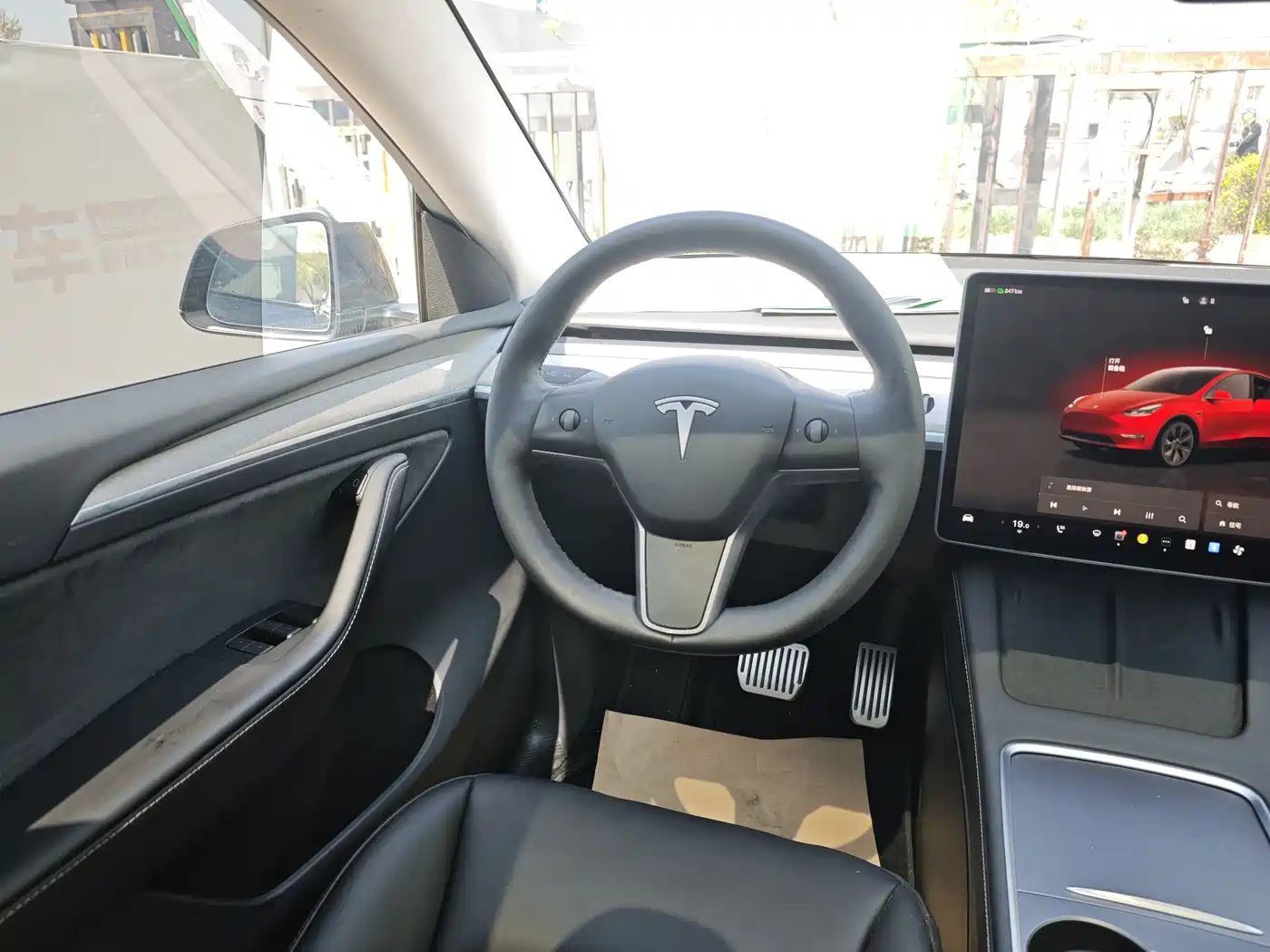 TESLA MODEL Y