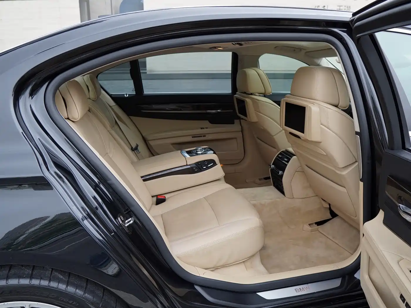 BMW 7 Series 2009 750Li Luxury фото 15
