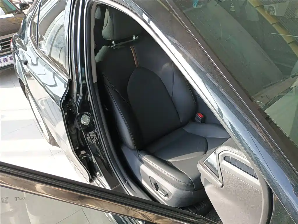 Toyota Camry 2021 2.0G Luxury Edition фото 25