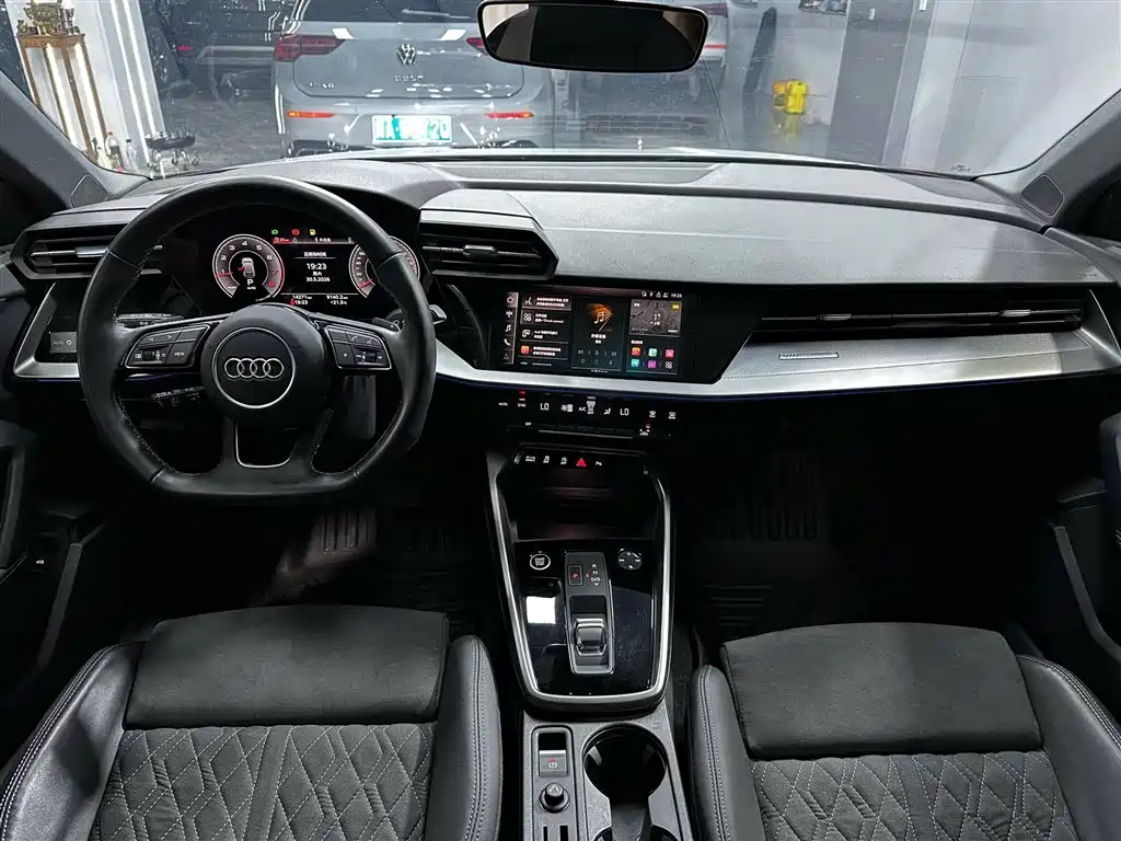 Audi A3 2023 Facelift Sportback 35 TFSI Luxury Sport фото 11