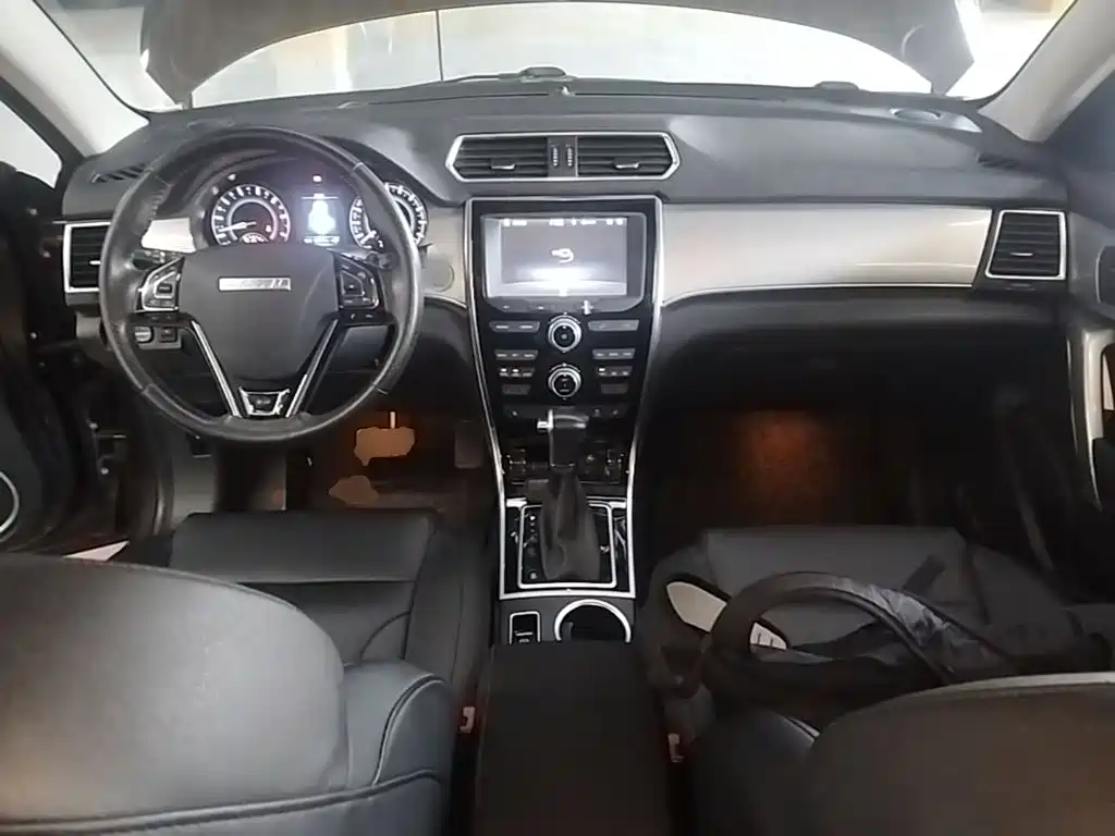 Фото 10 - Haval H2
