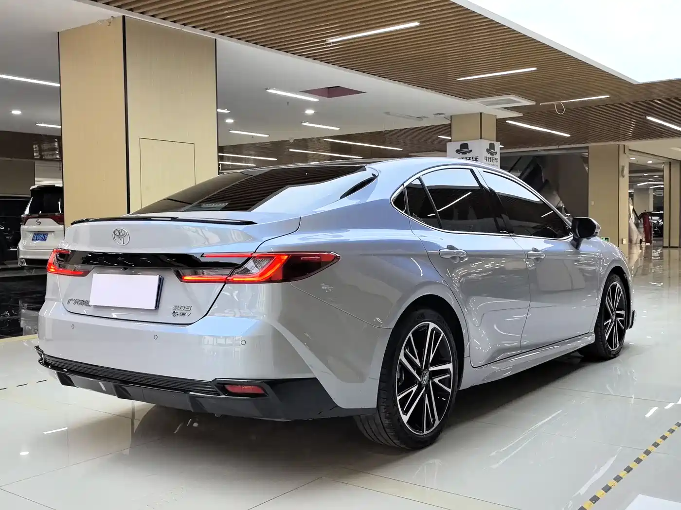 Toyota Camry 2024 Model Dual Hybrid 2.0HS Sport Edition фото 19