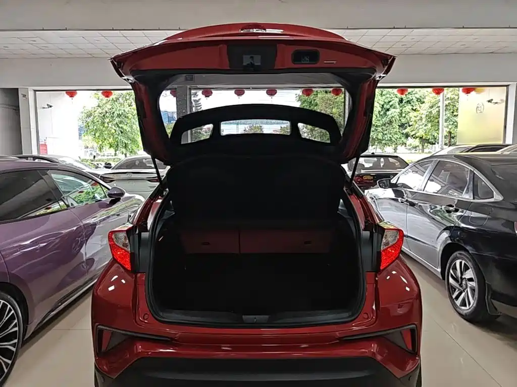 Toyota C-HR 2020 2020 Model 2.0L Leading