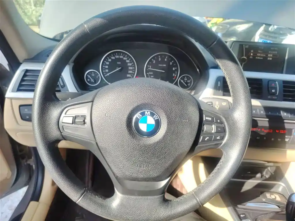 BMW 3 Series 2014 320i Fashion фото 8