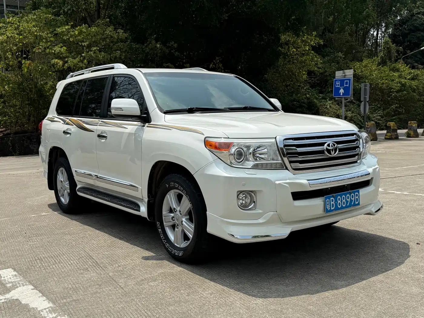 Toyota Land Cruiser (Import) фото 3