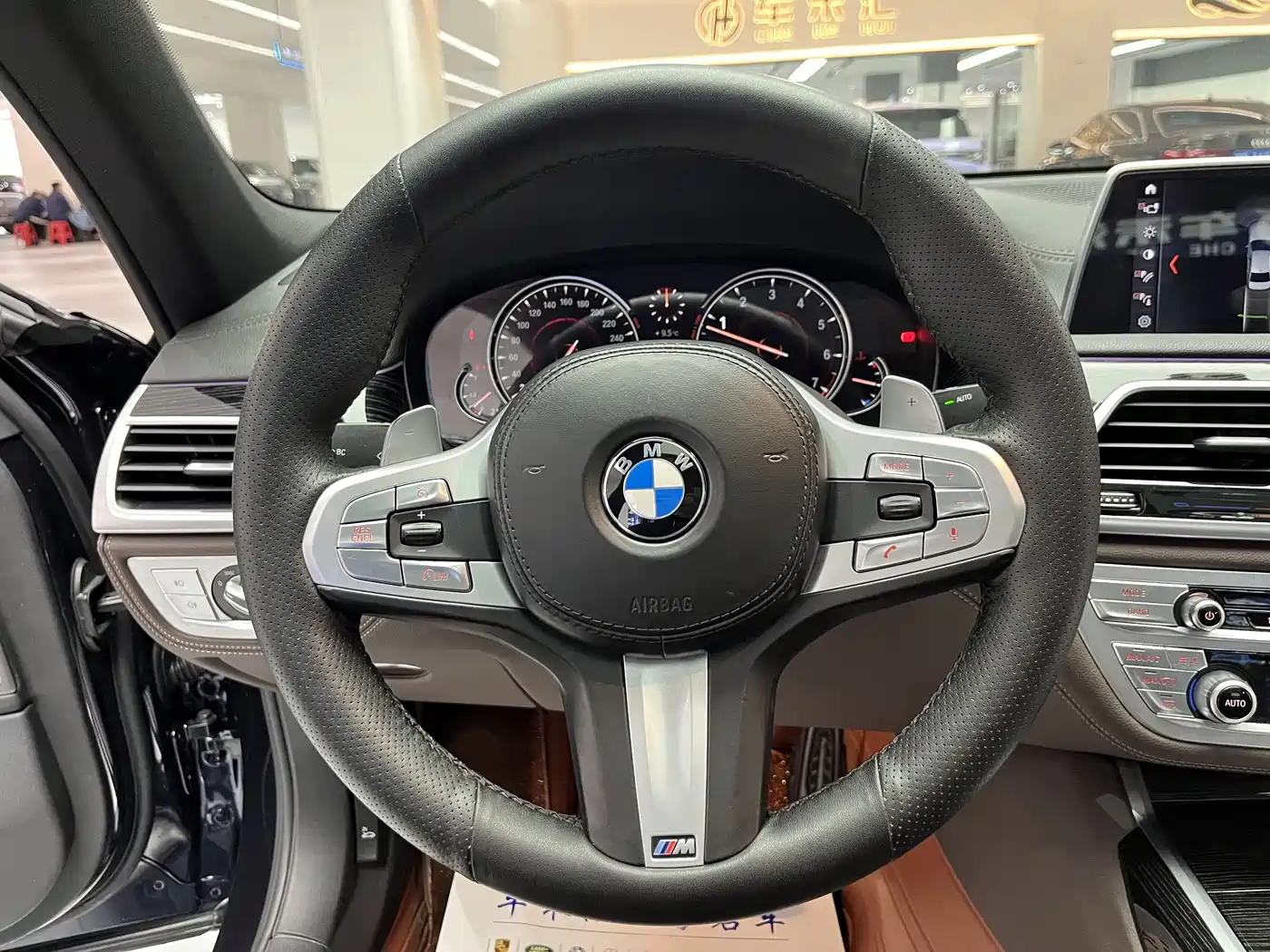 BMW 7 Series 2018 730Li Leading Type M Sport Package фото 8