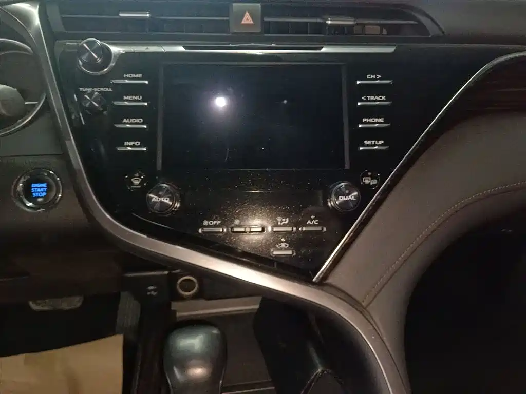 Toyota Camry 2018 2.5G Luxury Edition фото 9