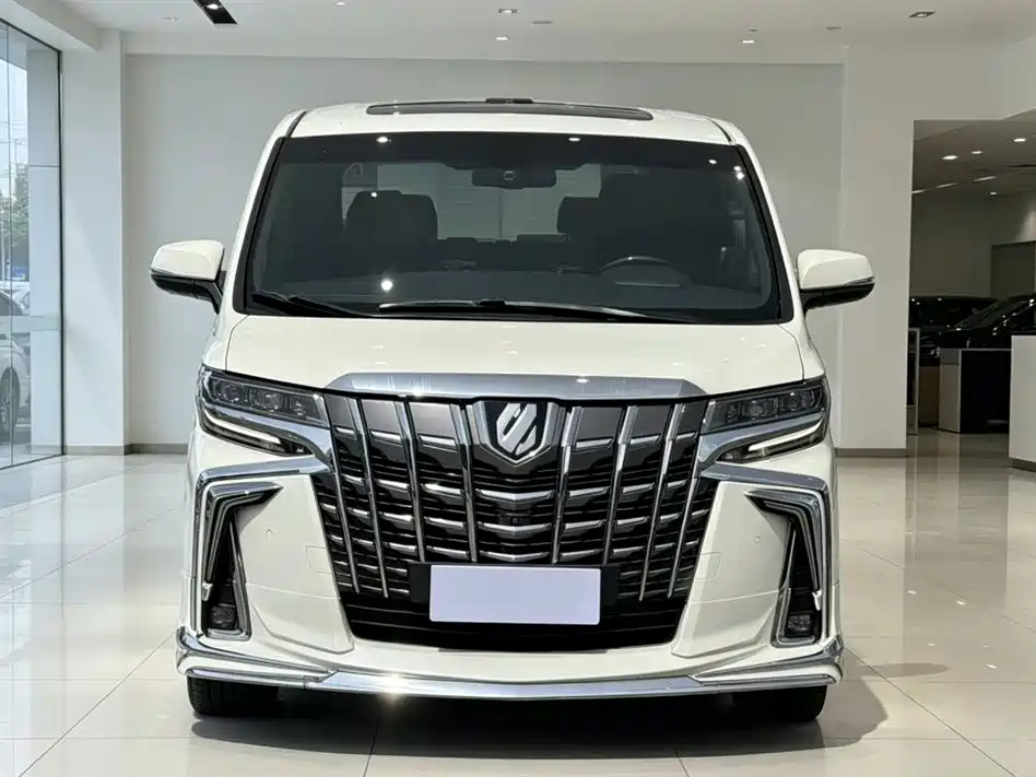 Toyota Alphard 2018 3.5L Luxury фото 2