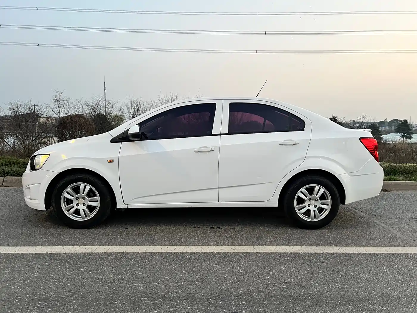 Chevrolet Aveo 2011 Sedan 1.4L MT SL фото 3
