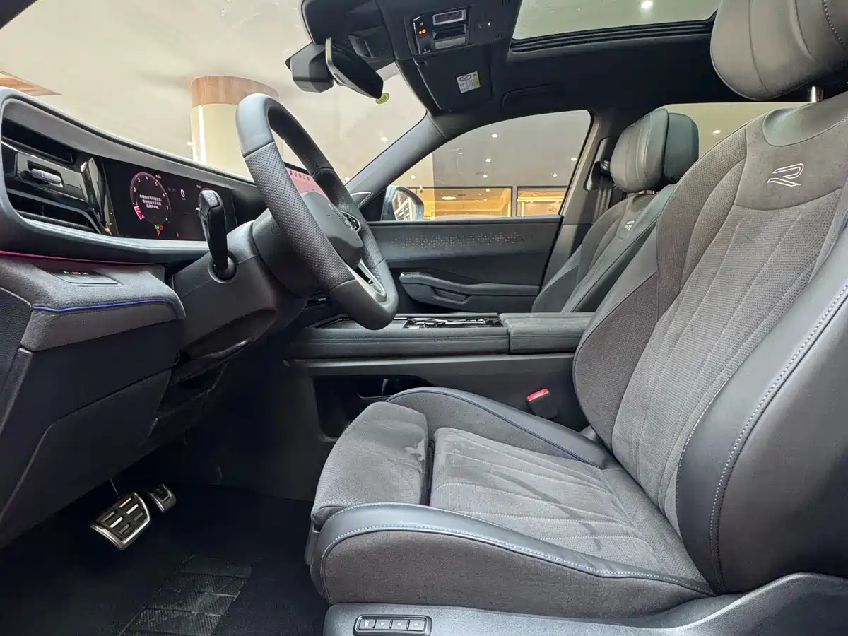 Volkswagen Teramont 2025 Teramont Pro 450TSI 4WD Summit Edition фото 14