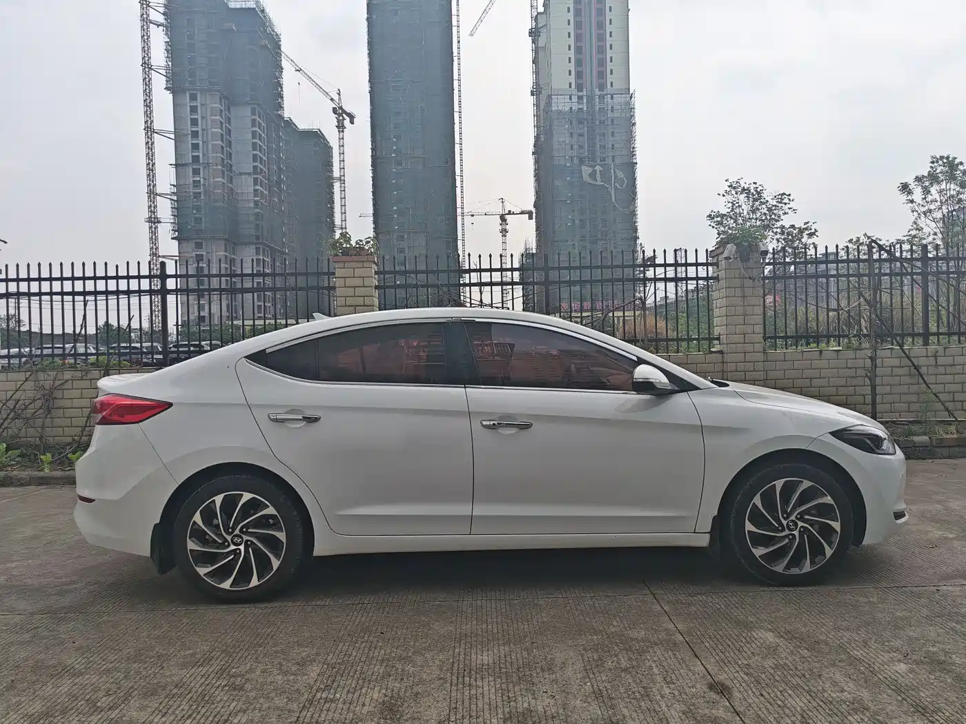 Hyundai Elantra 2020 1.5L CVT Smart Style·Elite фото 8
