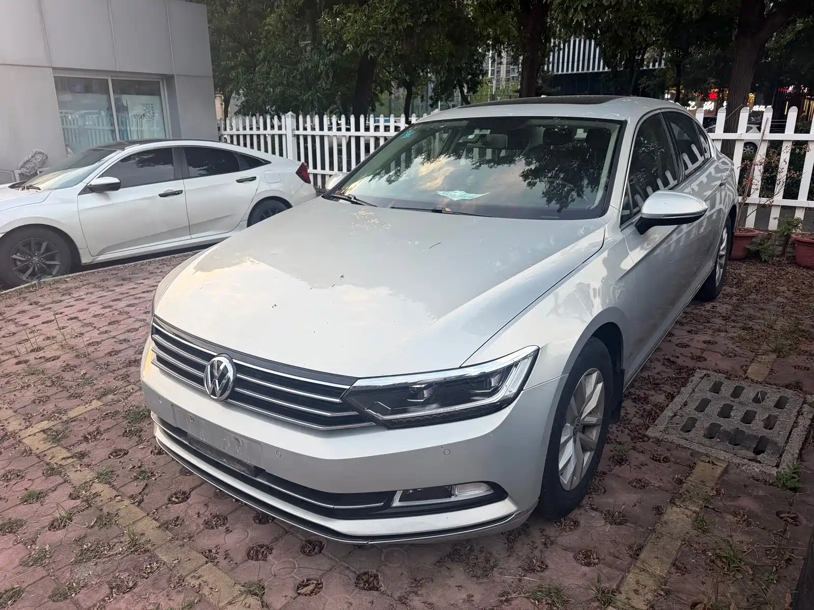 Photo 1 - Volkswagen Magotan