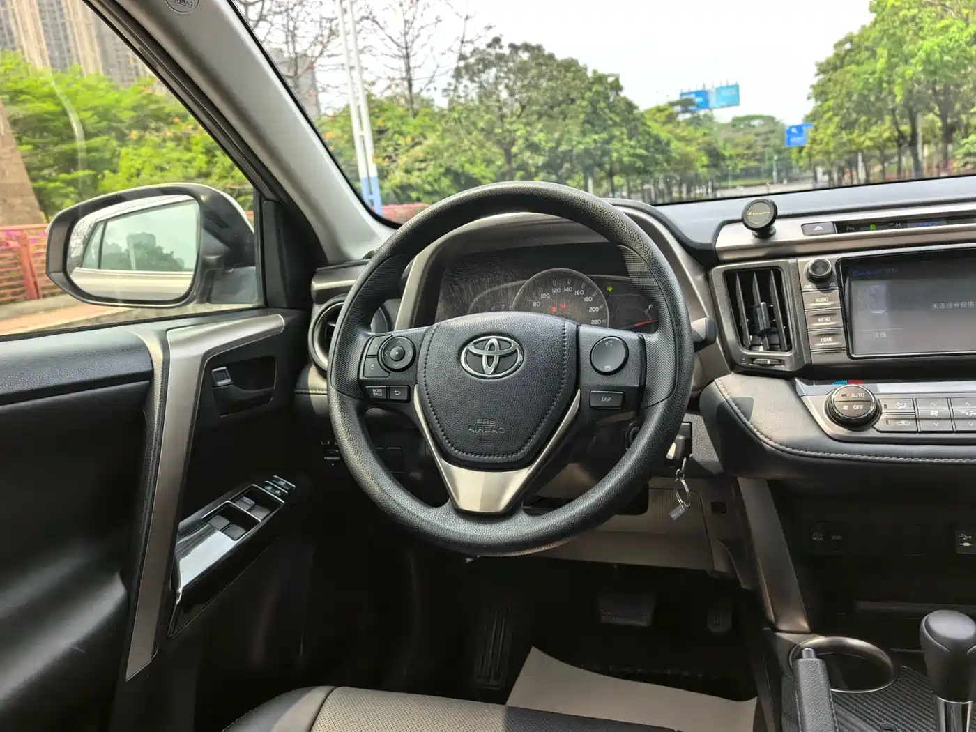 Toyota RAV4 Rongfang 2015 2.0L CVT 2WD Trend Edition фото 7