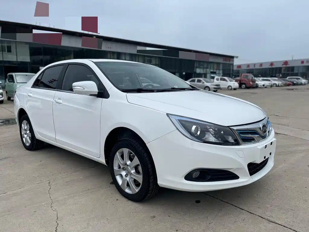 BYD E5