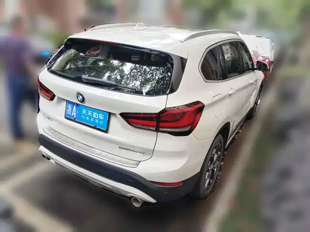 BMW X1 2020 sDrive20Li Premium Edition — фото 2