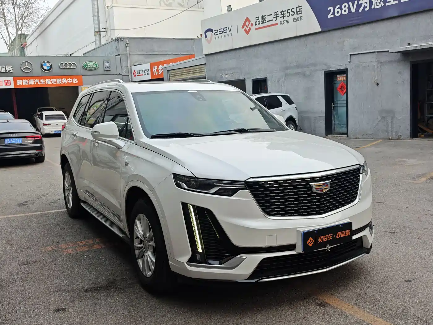 CADILLAC XT6