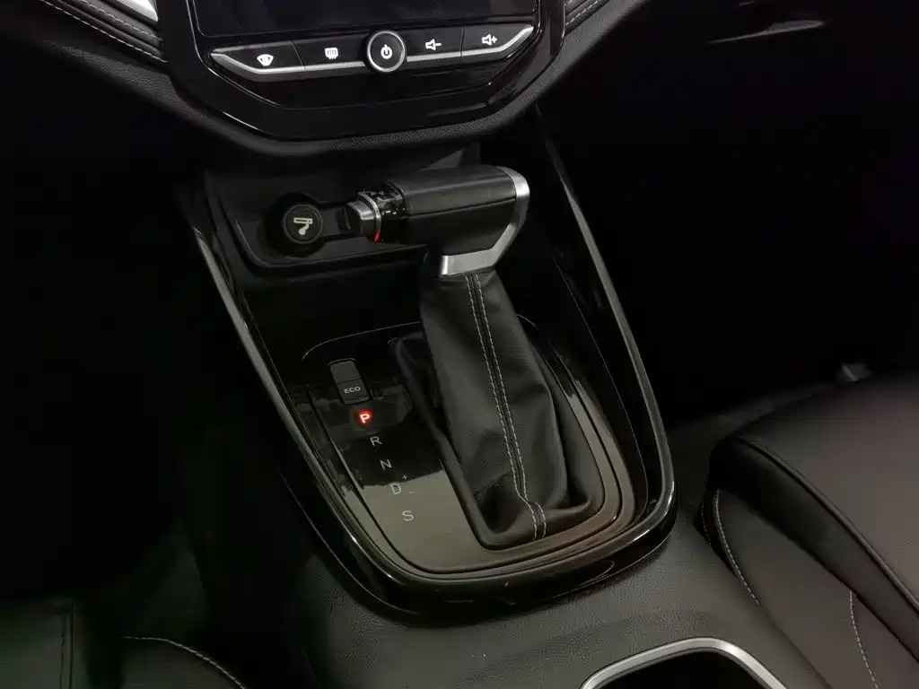 Baojun 530 2020 2020 1.5T CVT Prestige Connect 6-Seater