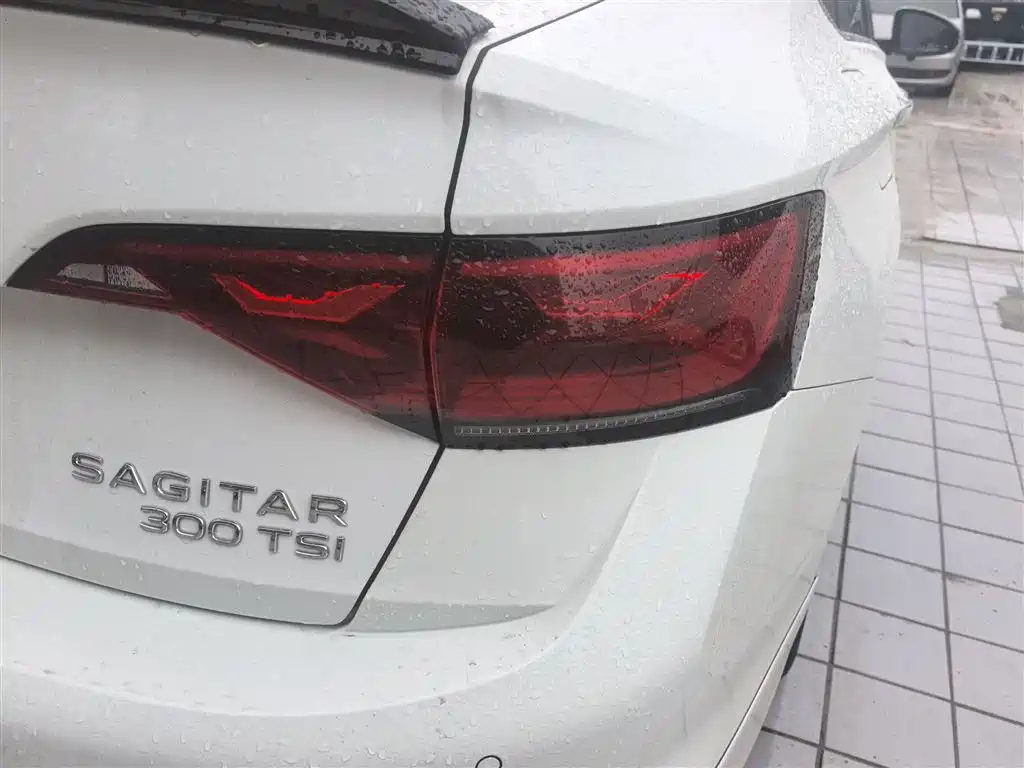 Volkswagen Sagitar 2023 300TSI DSG Surpassing Edition фото 8