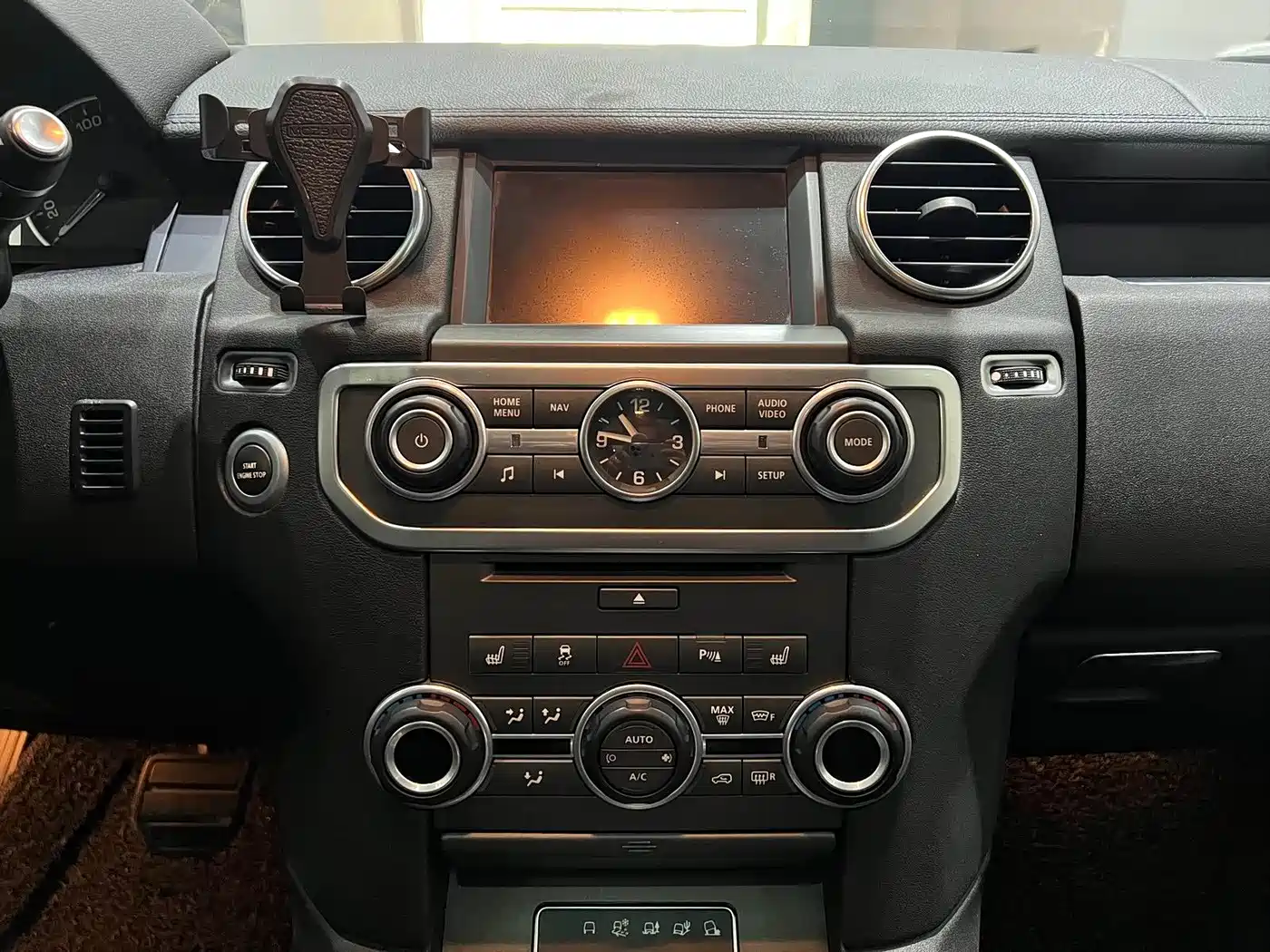 Land Rover Discovery 2016 3.0 SC Black Edition SE фото 14
