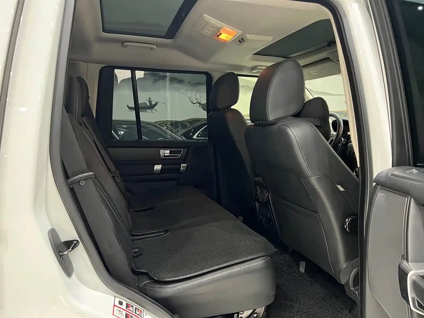 Land Rover Discovery 2016 3.0 SC Black Edition SE фото 11