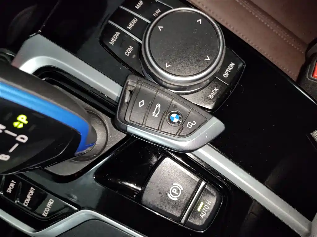 BMW iX3 2021 Facelift Leading фото 11