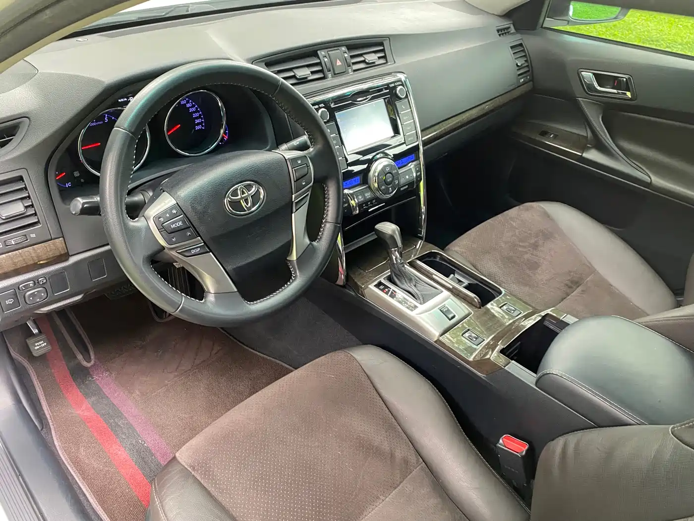 Toyota Reiz 2013 2.5V Premium Edition фото 8