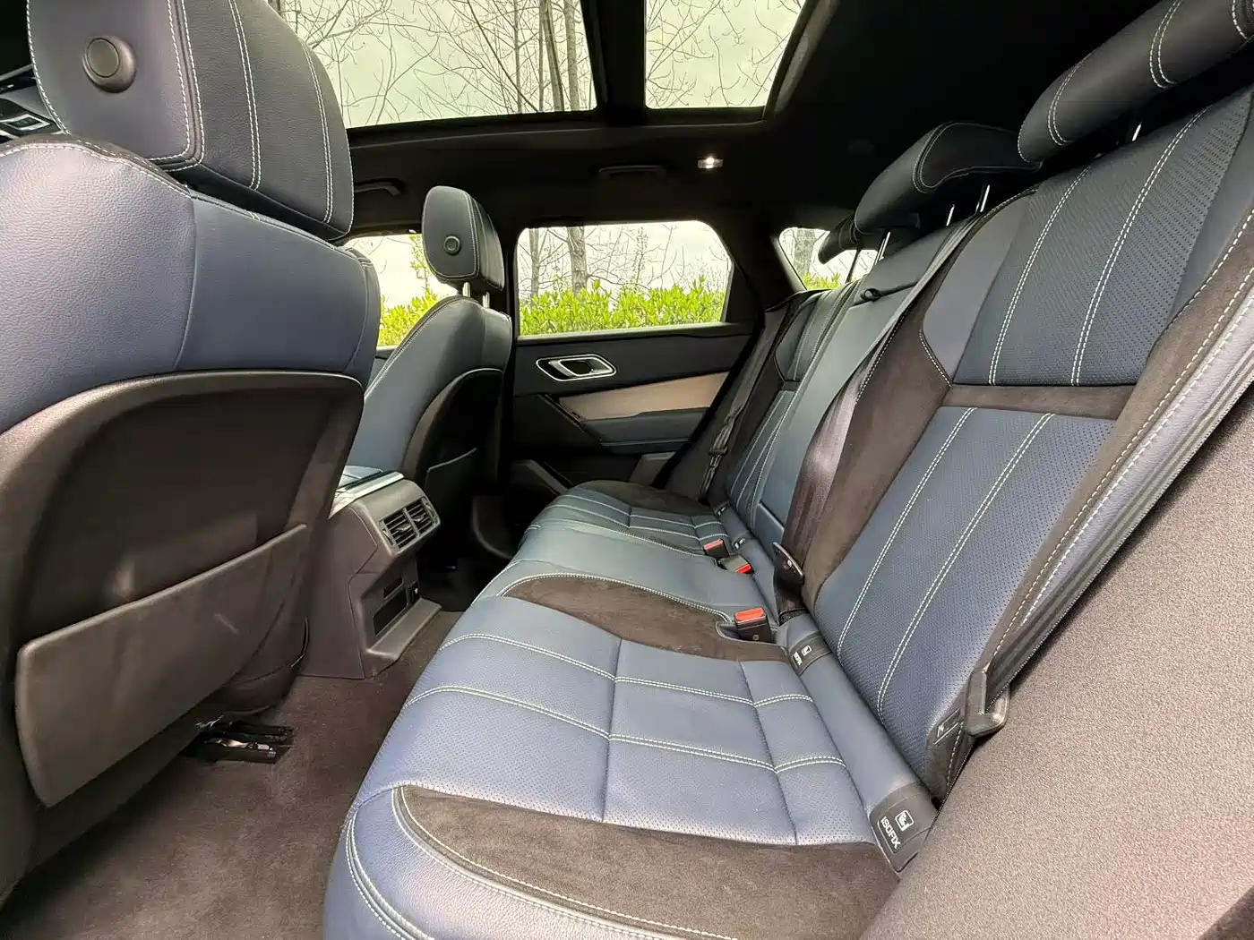 Land Rover Range Rover Velar 2021 P250 Gloss Black Collector's Edition фото 7