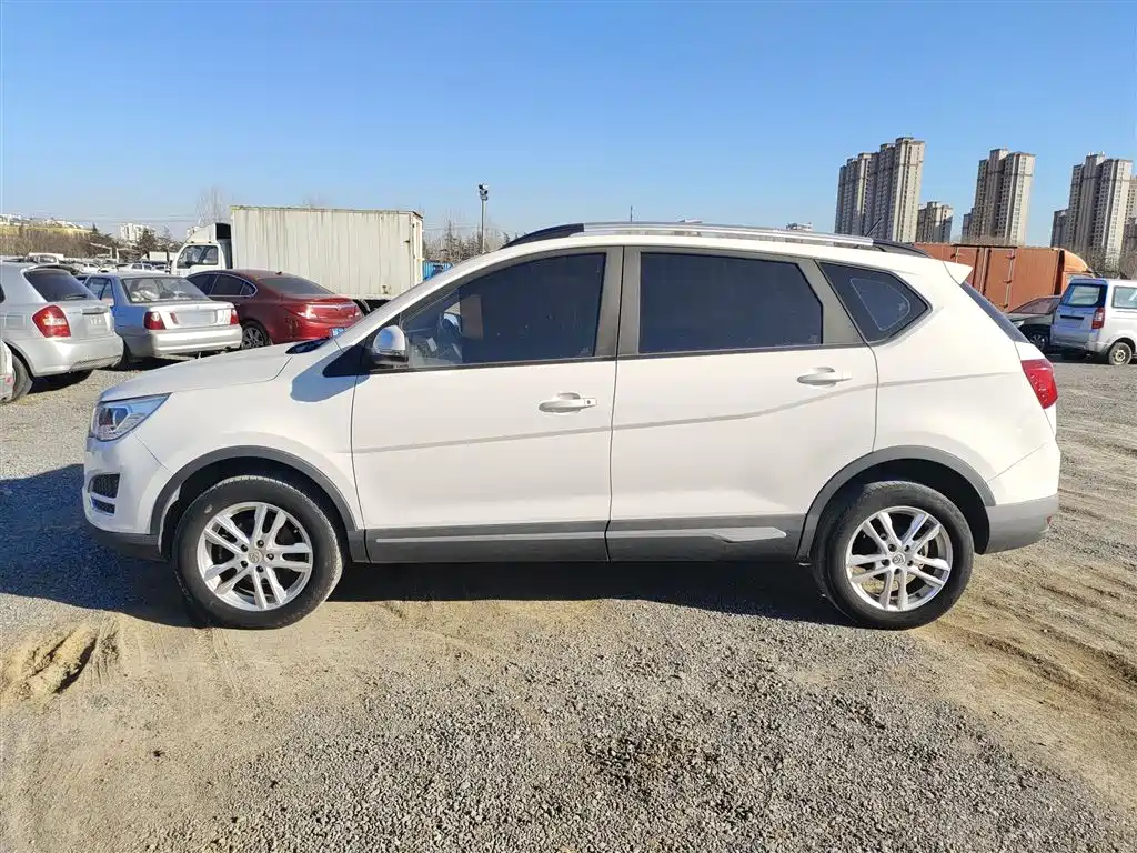 Baojun 560 2017 2016 1.8L Manual Value