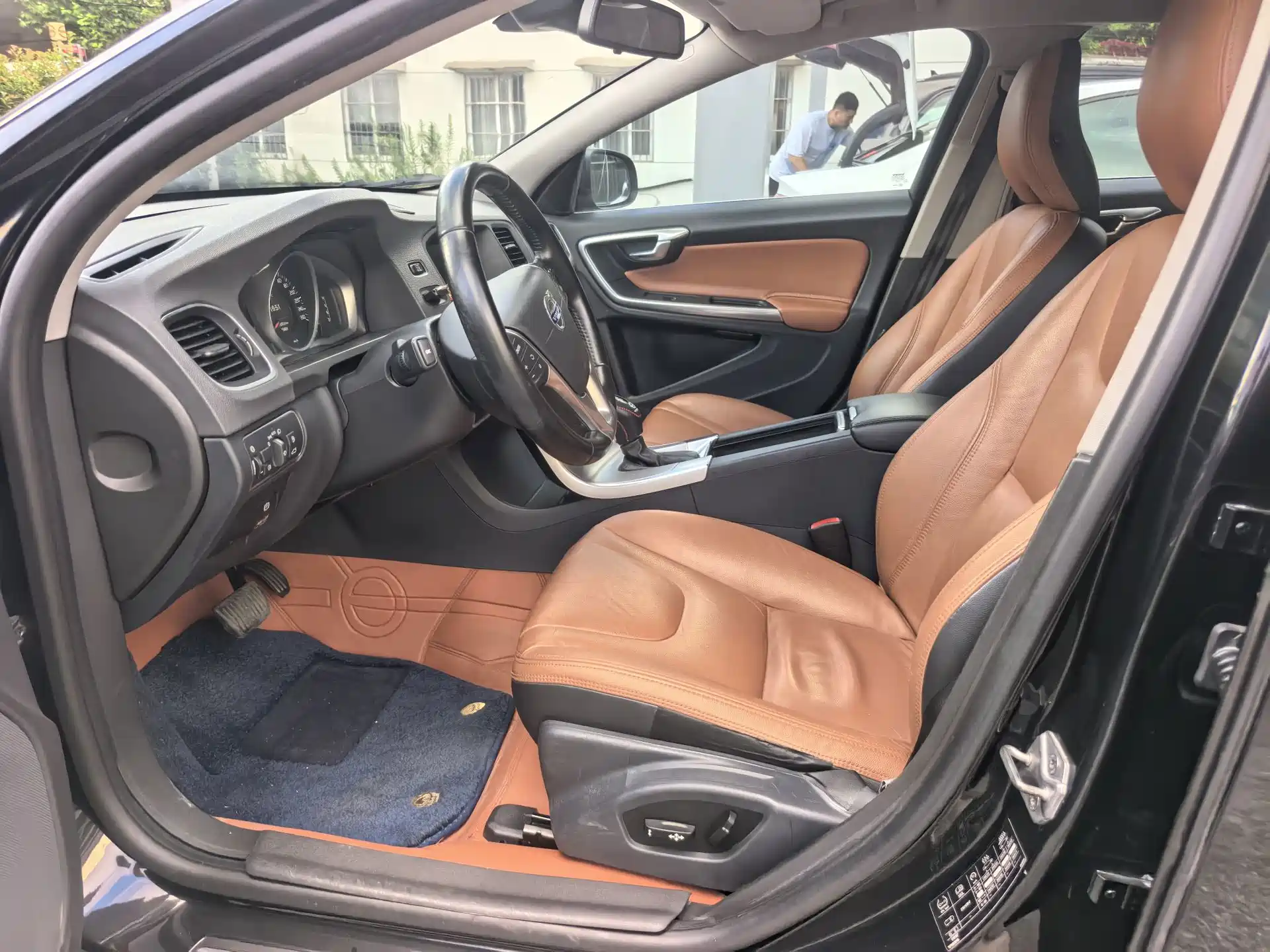 Фото 16 - Volvo S60