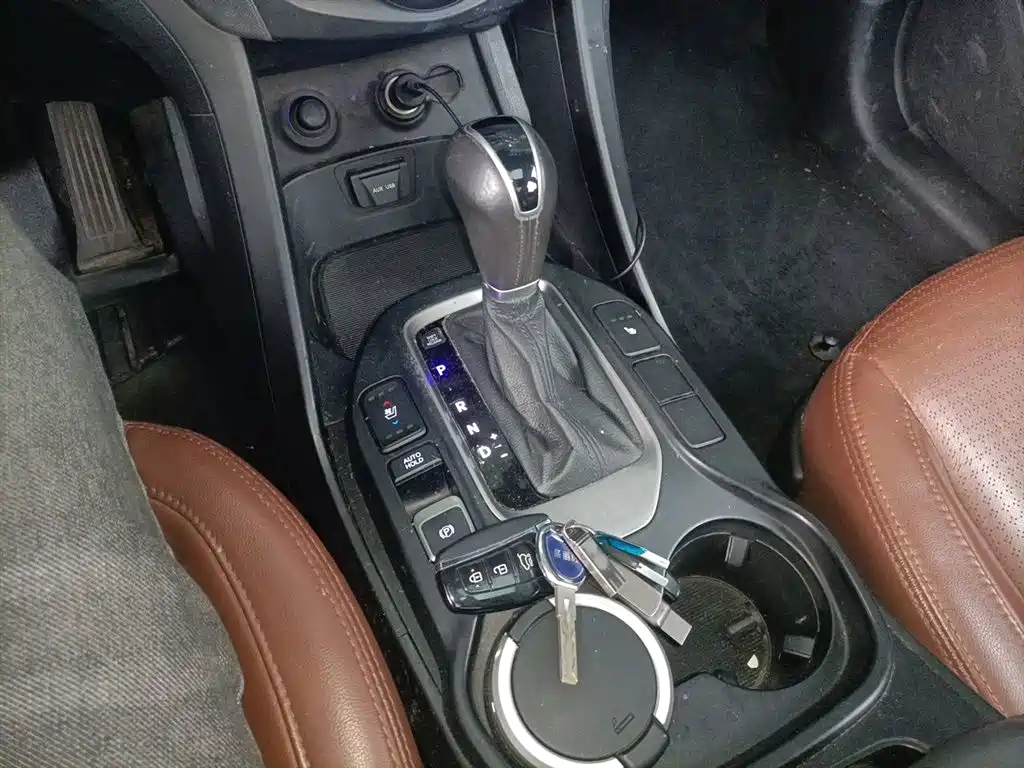 Hyundai Santa Fe 2013 Facelift 2.0T Automatic 4WD Premium фото 11