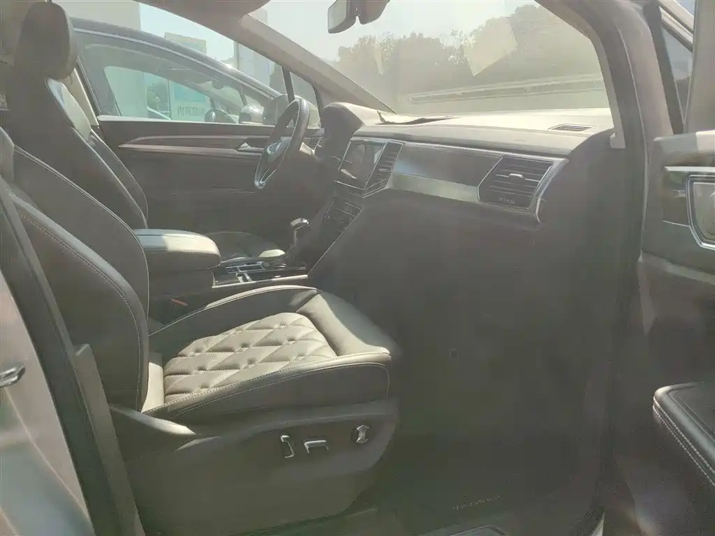 Volkswagen Viloran 2020 380TSI Premium фото 17