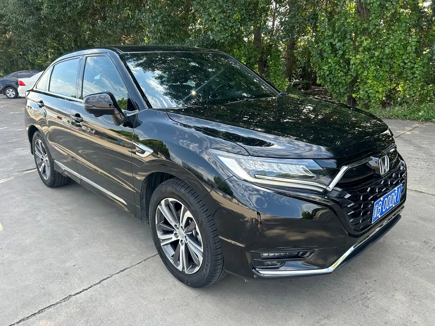 Фото 3 - Honda UR-V