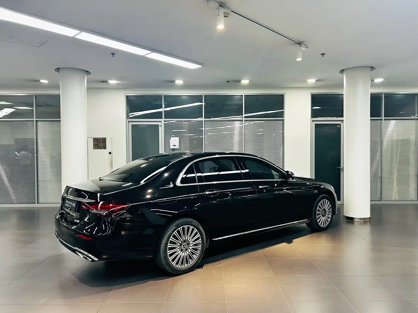 Mercedes-Benz E-Class 2023 Facelift E 300 L Fashion фото 4