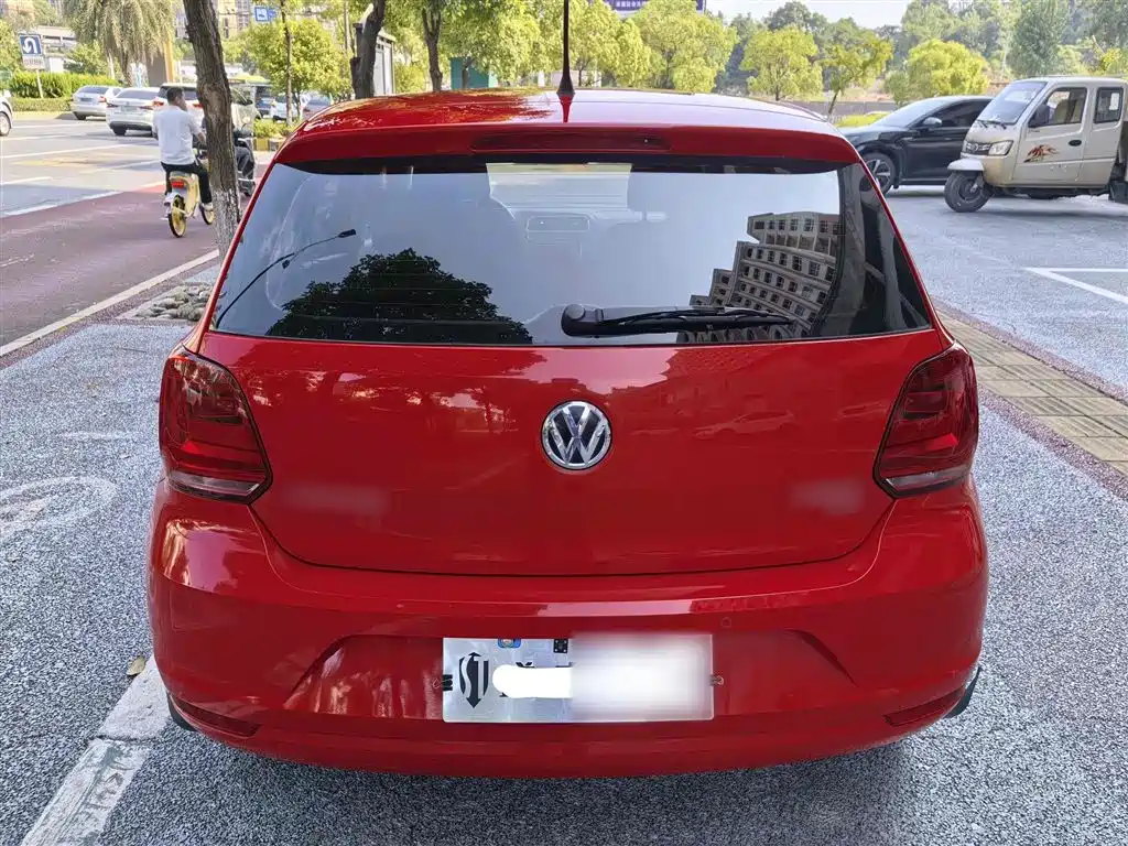 Volkswagen Polo 2016 1.6L Automatic Comfort фото 24