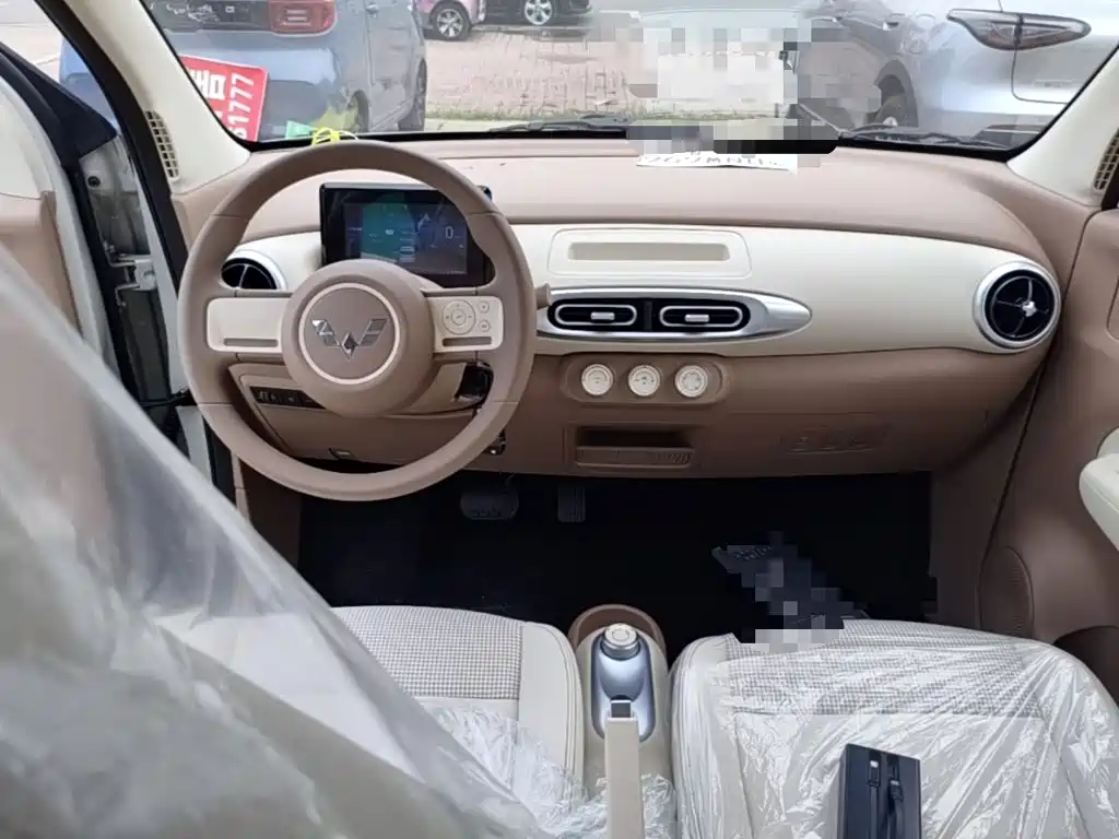 Wuling Motors Hongguang MINIEV 2026 2025 4-Door Advanced