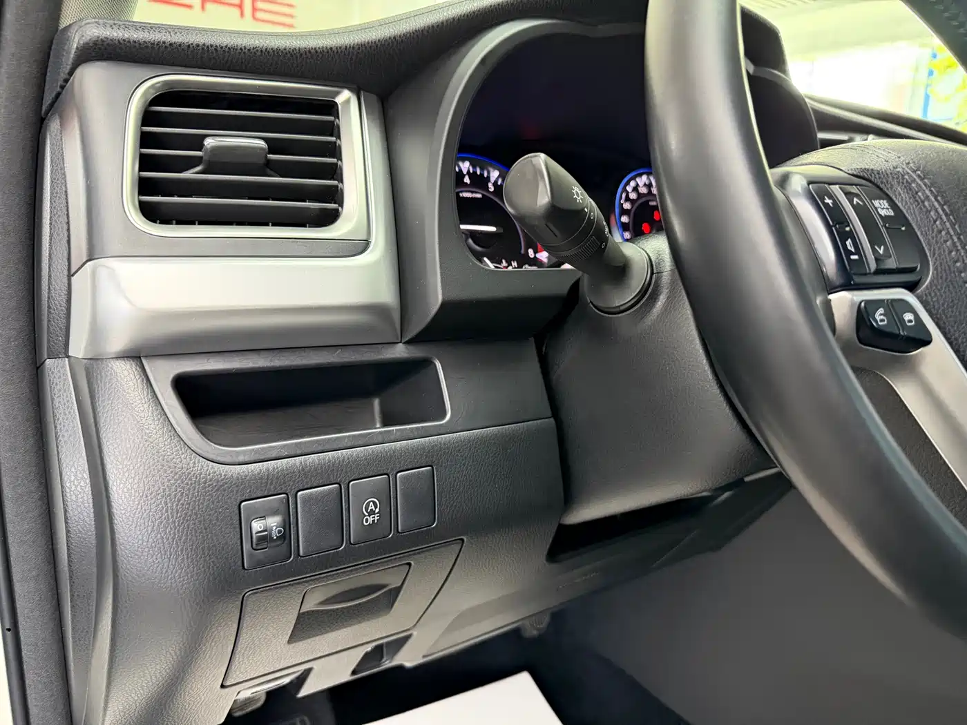 Toyota Highlander 2015 2.0T FWD Luxury Edition 7-seater фото 6