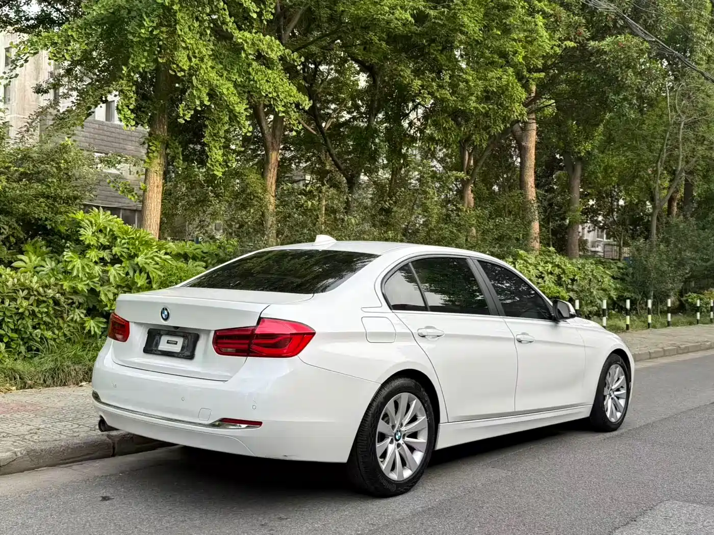 BMW 3 Series 2017 318Li Fashion фото 4
