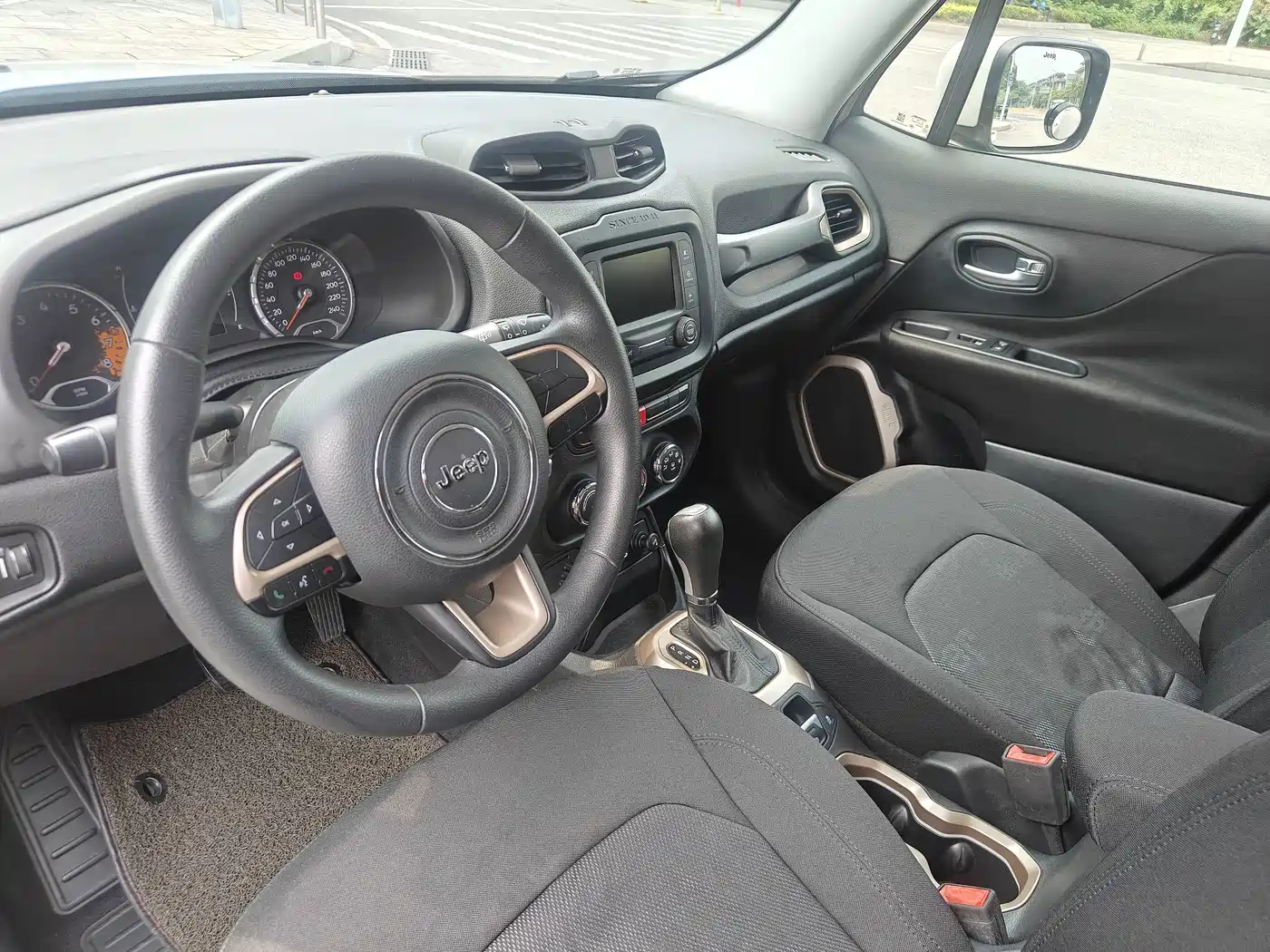 Jeep Renegade 2017 2016 1.4T Automatic High-Energy Edition