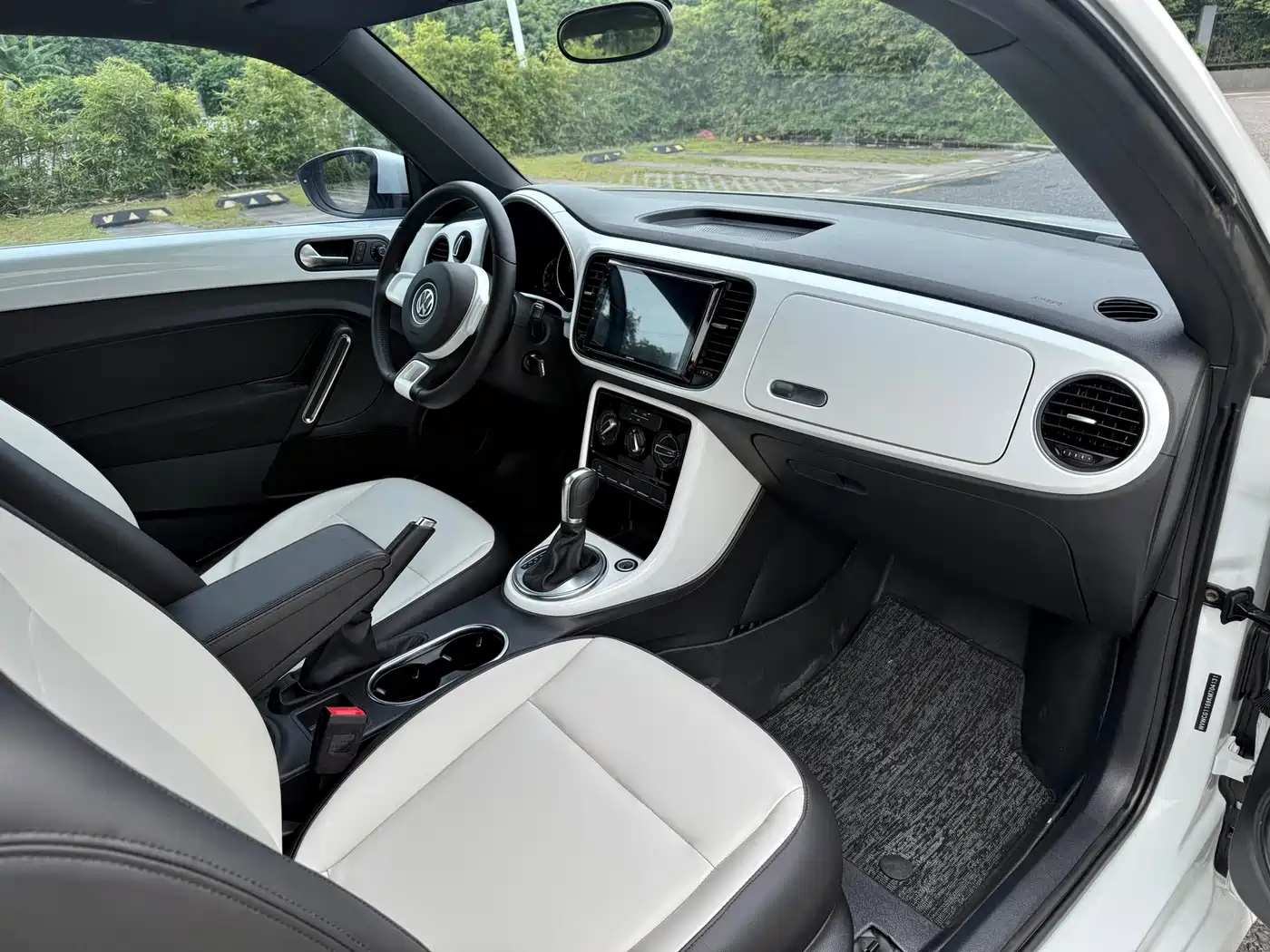 Volkswagen Beetle 2019 2018 180TSI Easy Joy Edition