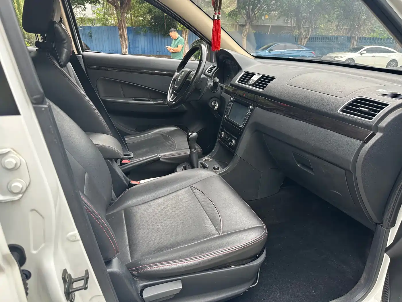 Dongfeng Fengguang Fengguang 370 2016 2016 1.5L Manual Standard Type II 7-Seat