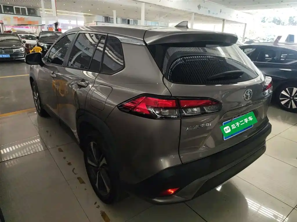 Toyota Frontlander 2022 2.0L CVT Luxury PLUS Edition фото 5