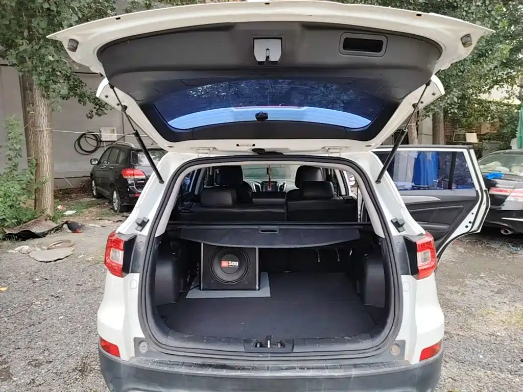 Changan CS75 2014 2014 2.0L Manual Luxury (China IV)
