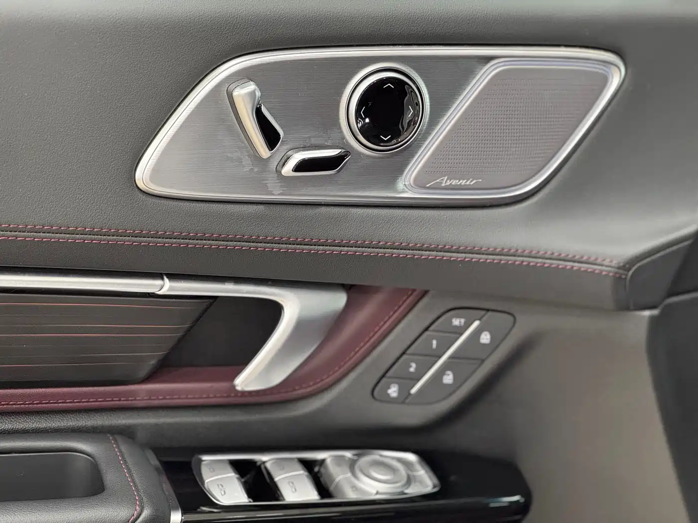 Buick Century 2025 2.0T 7-Seater World Edition фото 7