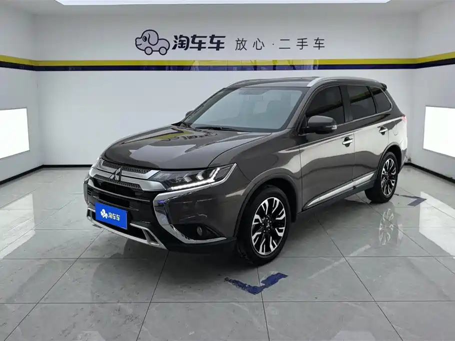 Mitsubishi Outlander 2020 2.4L 4WD Luxury 5-seater